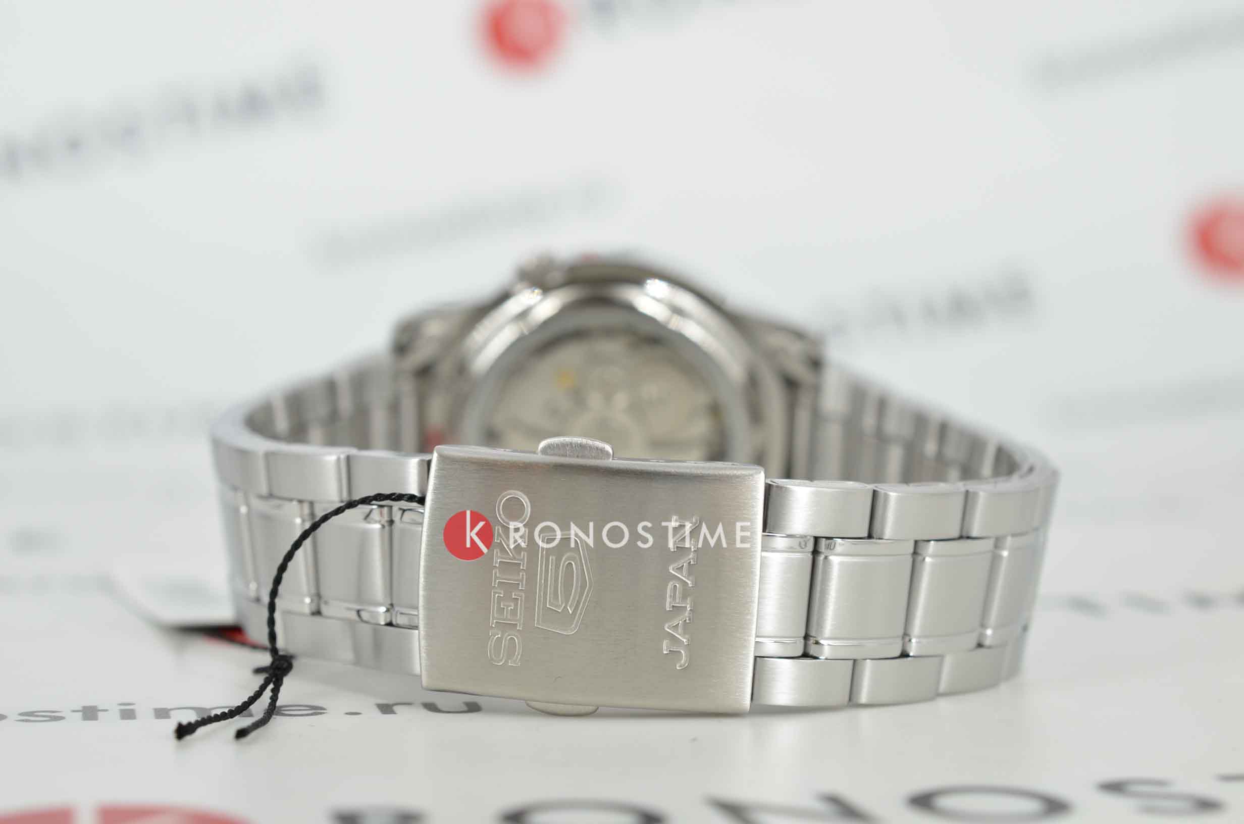 Seiko Seiko 5 Regular SNKE63J1 механические мужские часы часы крупный план черный циферблата